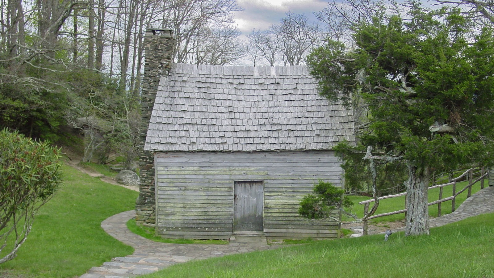 A wood board cabin 