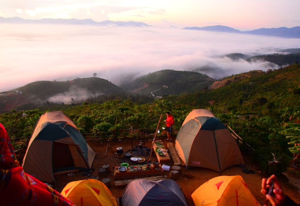 Bảo Lộc camping.  Núi Đại Bình – Chạm mây, đón bình minh giữa đại ngàn xanh mát