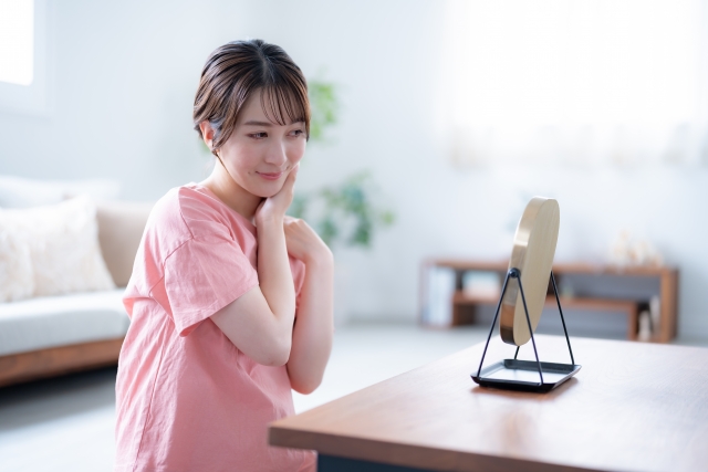 口元のほくろはモテる?顔のほくろの意味や運勢を解説! 口元のほくろはモテる?顔のほくろの意味や運勢を解説!
