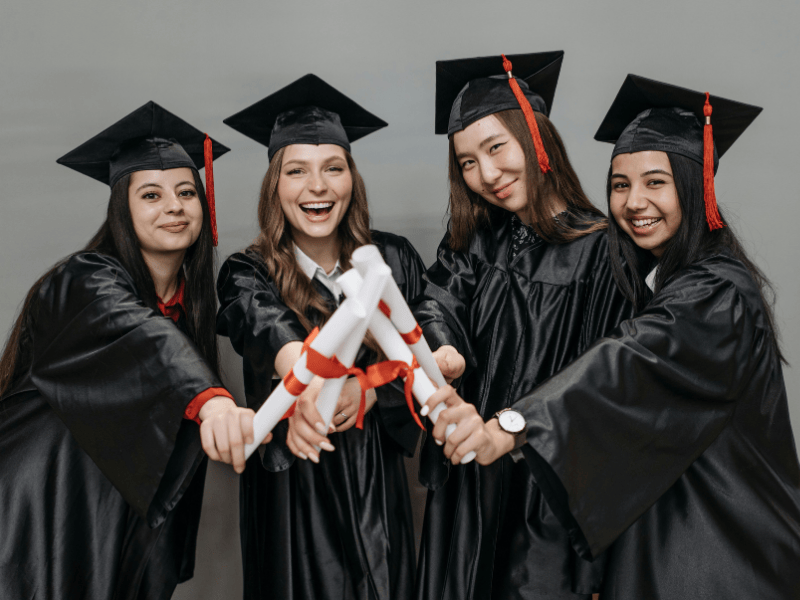 DU HỌC STUDY 1ST là người đồng hành tin cậy giúp bạn giành lấy suất học bổng du học Mỹ danh giá
