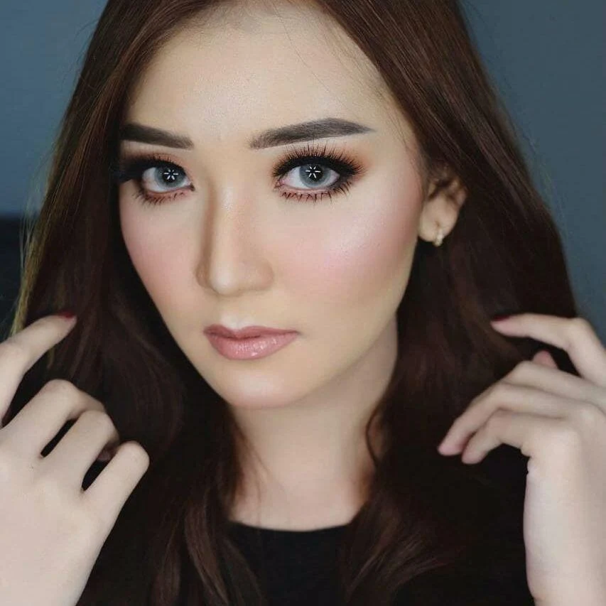Gadis Manis Membawa Kehangatan dalam Setiap Senyum, gadis manis, senyum hangat, cewek imut