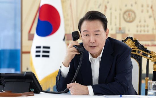 President Yoon Suk Yeol's office has been in communication with aides of U.S. President-elect Donald Trump to arrange a meeting during Yoon's upcoming trip to South America, a senior presidential official said Tuesday.