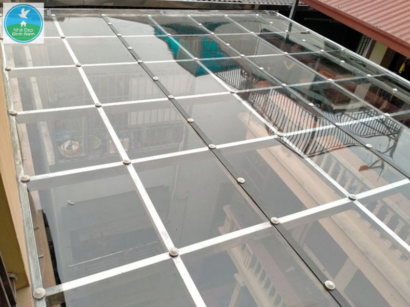 Tấm poly lợp mái trong suốt