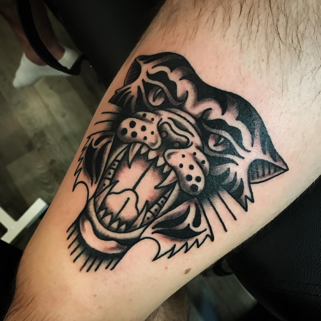 Tiger Thigh Tattoo