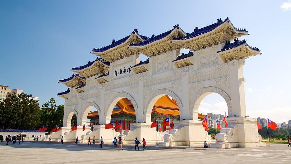 Chuyến tham quan Đài tưởng niệm Tưởng Giới Thạch Đài Loan