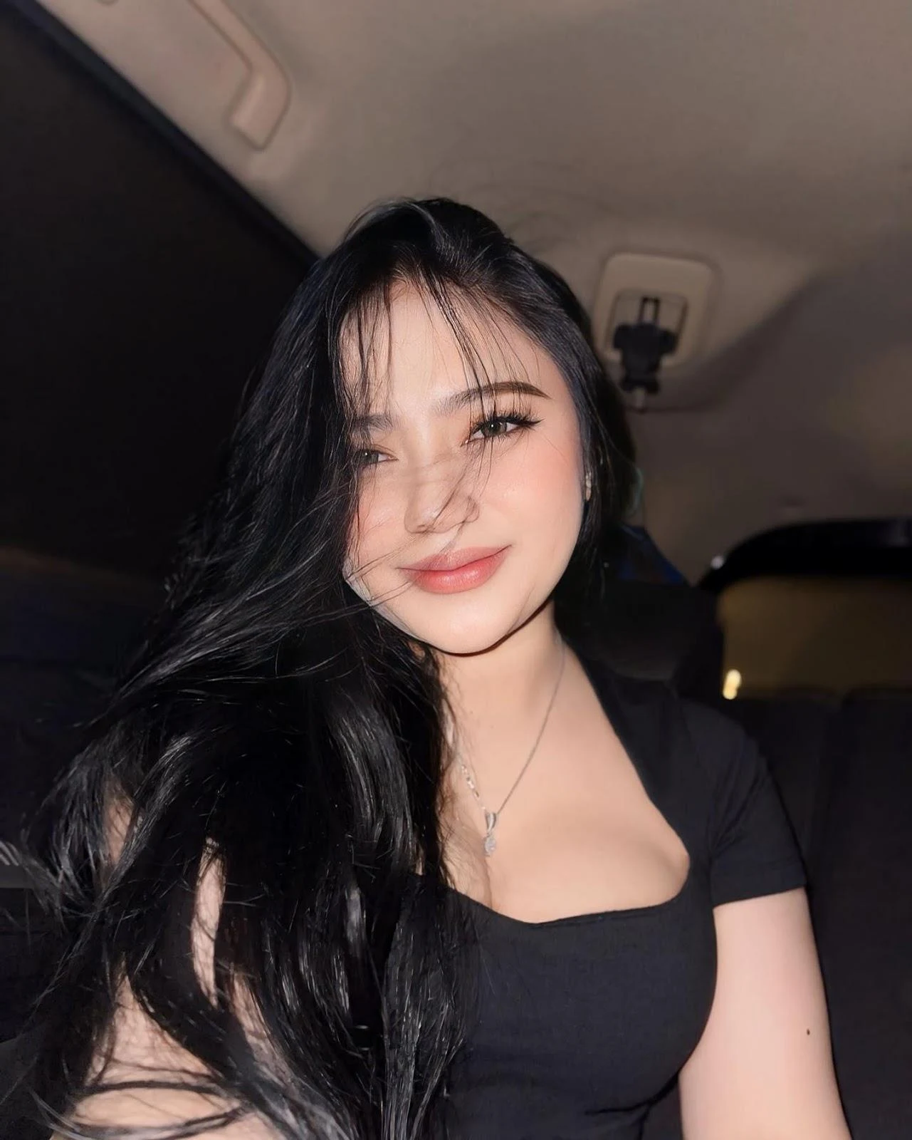 Cewek Menawan yang Membuatmu Terpikat, cewek menawan, terpikat, gadis seksi