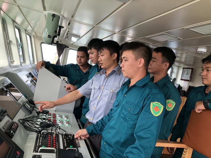 Củng cố hải đội dân quân biển, góp phần giữ vững biển, đảo