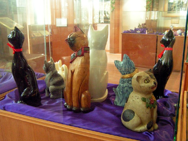 best things to do in kuching Cat Museum
