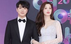 A picture of  Choi Minhwan's and his ex wife Yulhee