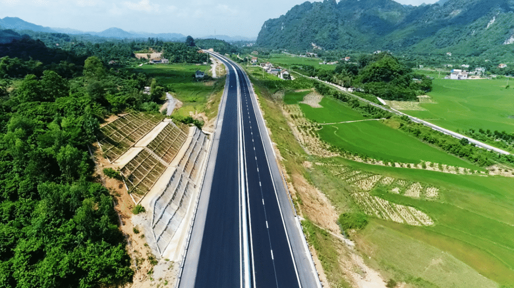 Đất nghỉ dưỡng Bảo Lộc. Cao tốc Dầu Giây - Liên Khương
