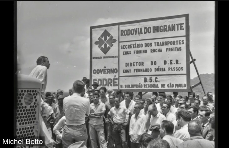 Placa da Rodovia do Imigrante
