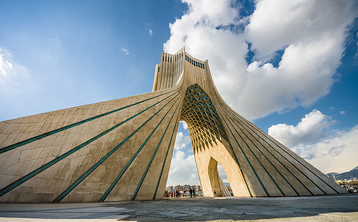 หอคอยอะซาดี (Azadi Tower)