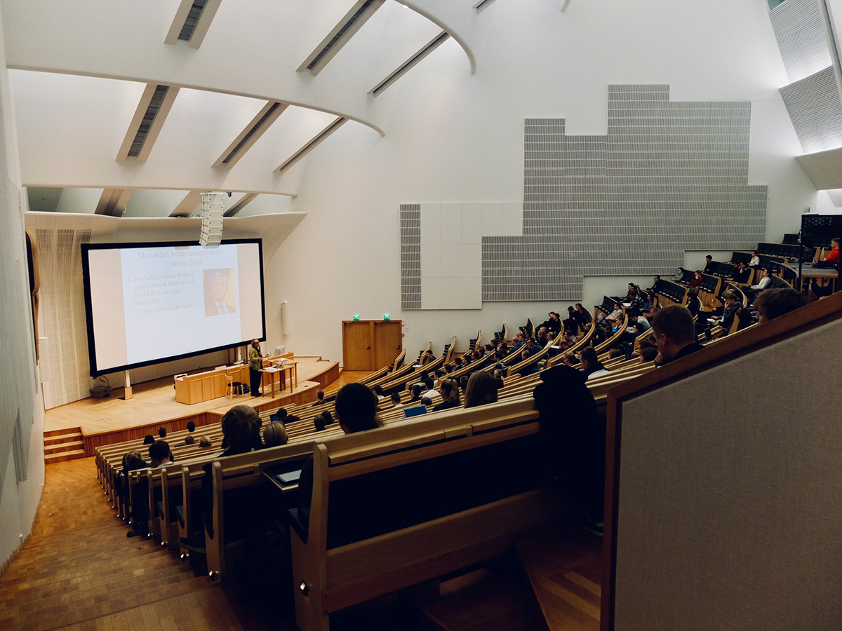 学歴欄が書けたら逆求人サイトで就活の幅を広げよう