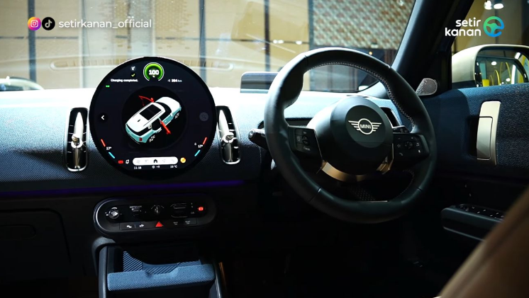 Interior Mini Countryman Electric
