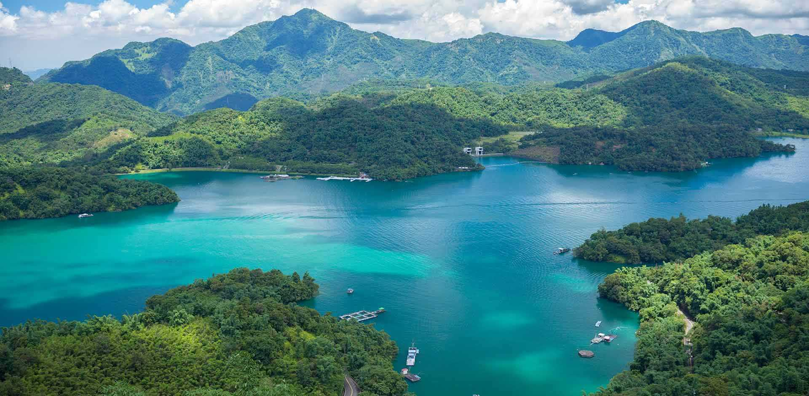 Hồ Nhật Nguyệt Đàm