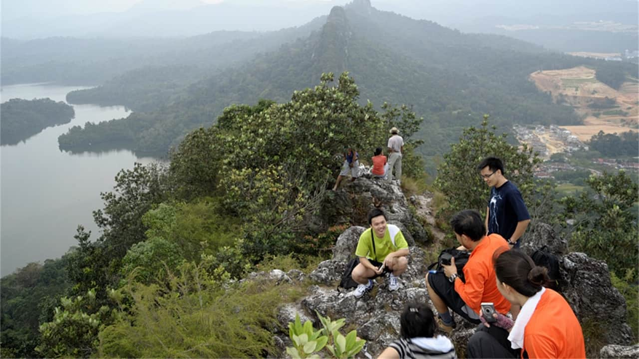 10 Tempat Hiking di KL yang Popular - Beginner Friendly!