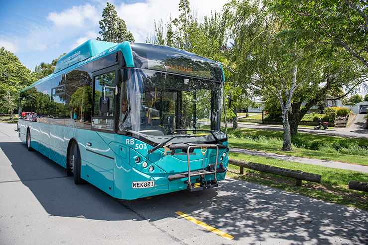 Sistema de información en tiempo real para autobuses NEC