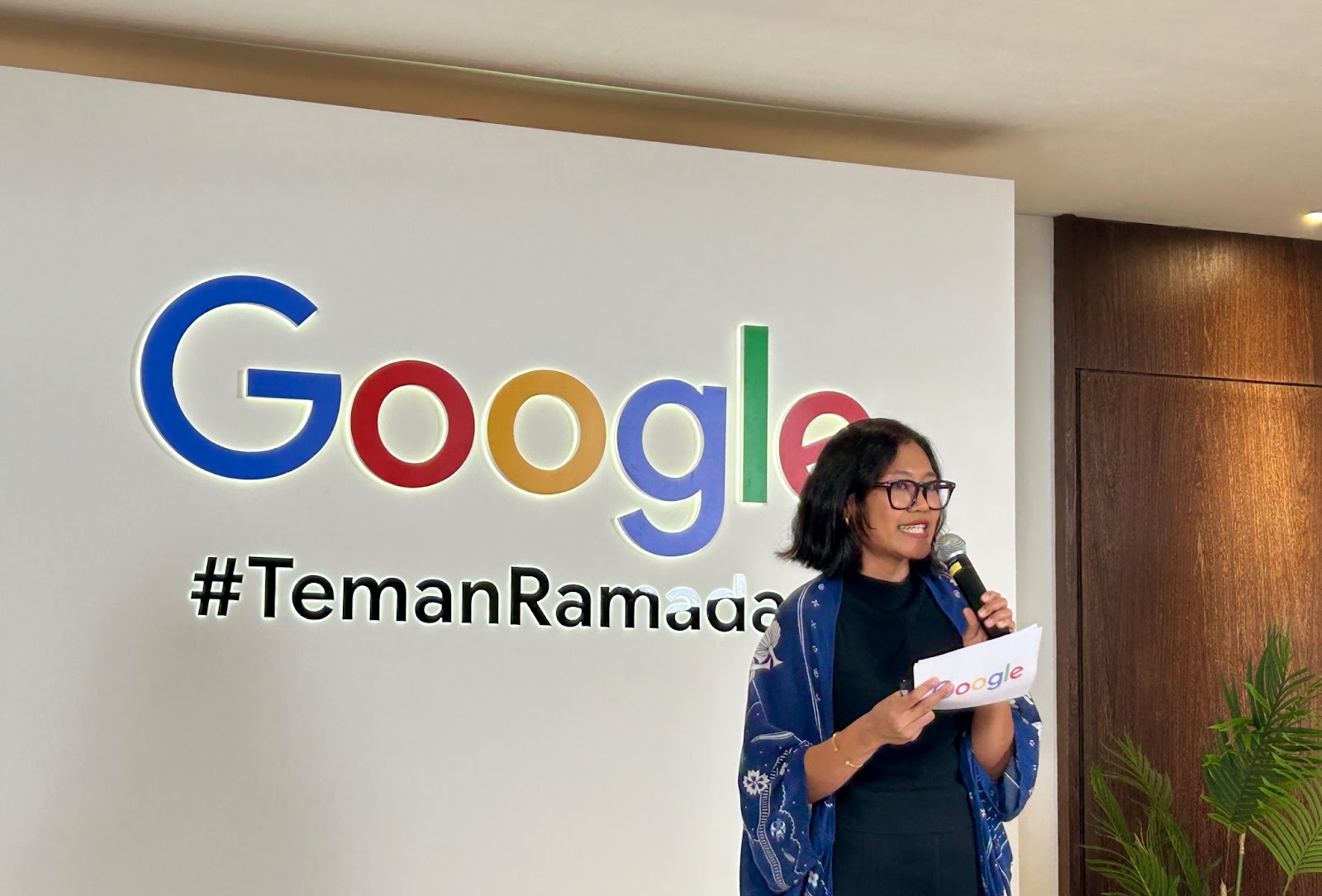  Galuh Rohmah, Strategic Partnerships Development Manager Google Maps di Indonesia. 
