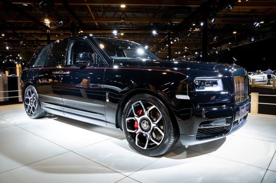 Rolls-Royce Cullinan Black Badge — автомобіль класу люкс на автосалоні в Брюсселі. Фото: Depositphotos