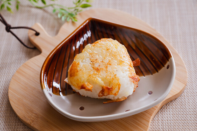 コンテの味噌焼きおにぎり