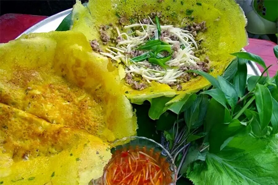 The simple and rustic dish Rice Snail Pancake will impress you. Source: Traveloka