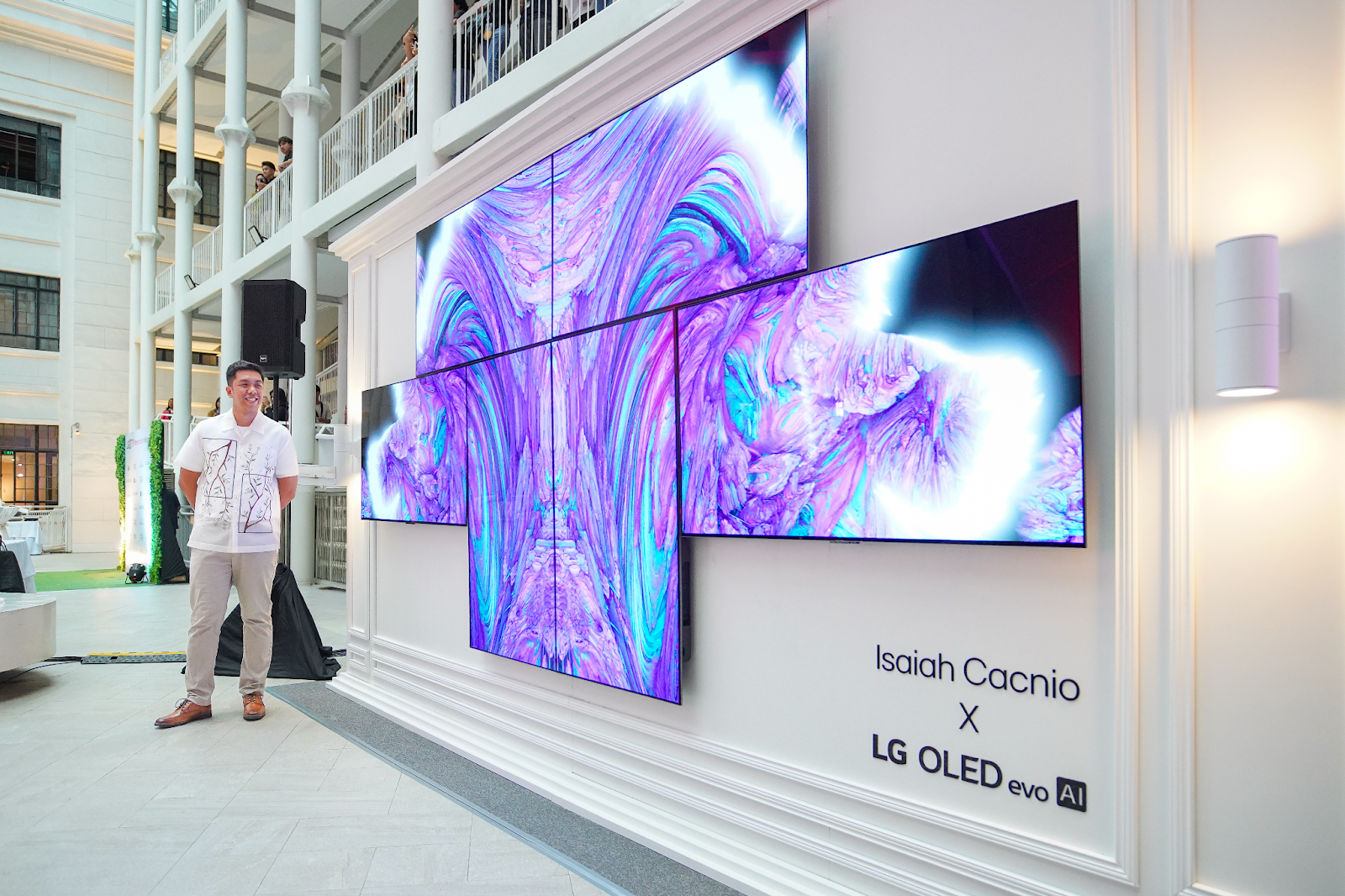 Celebrating 12 Years of OLED Excellence, LG Showcases “Fragments” by Isaiah Cacnio at the National Museum of Natural History