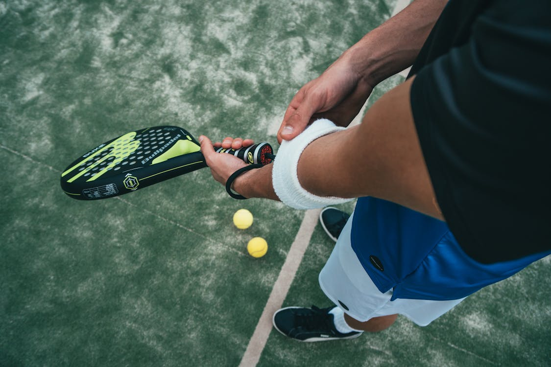 Apa Bedanya Olahraga Padel dengan Tenis?