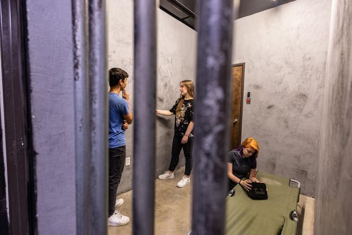 What to Expect in an Escape Room: A Thrilling Adventure Awaits