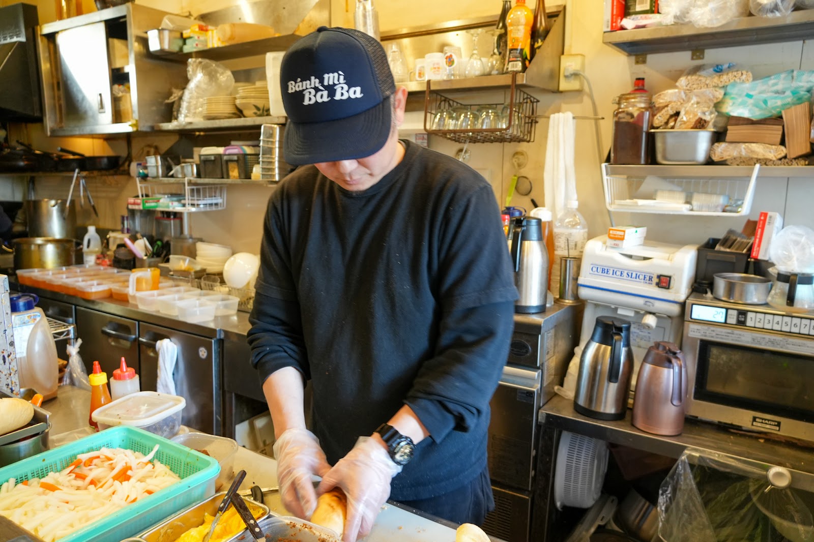 バインミーバーバーの店長・多和さん