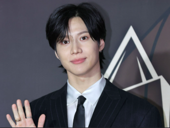 This contains an image of Taemin 