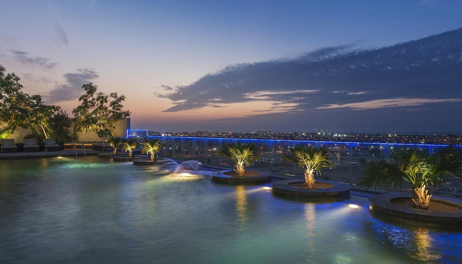 Travel to Dubai - 58 Luxury Hotels near Burj Khalifa, Downtown Dubai - Photo: