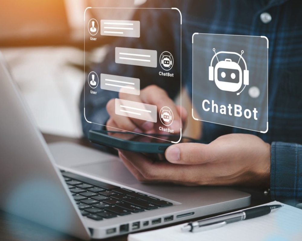 Chatbot AI không chỉ giúp tự động hóa quy trình mà còn mang lại tính cá nhân hóa cao, nhờ vào khả năng học hỏi từ dữ liệu khách hàng