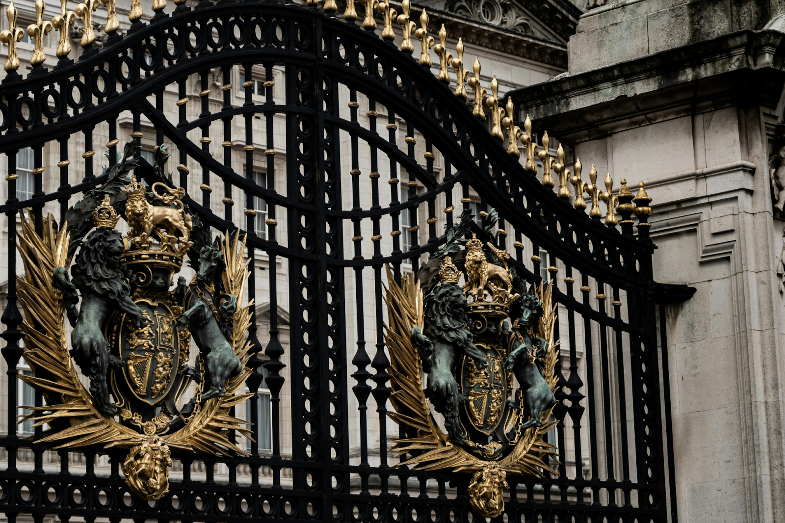 what is a heavy-duty gate?