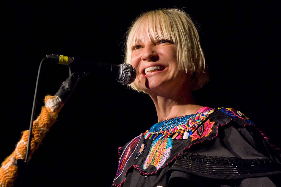 Sia Furler Net Worth, Early life, Wiki, Personal life, Family, Relationship, Career And More