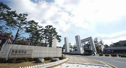 A large white gate with trees and a white fence

AI-generated content may be incorrect.
