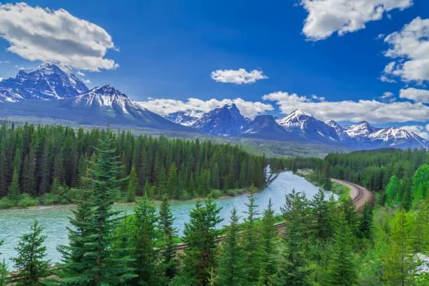 Epic Horizons: 20 Landscapes That Stretch the Soul, horizon photos, soul-stirring views, nature, landscape, panoramic nature, emotional images