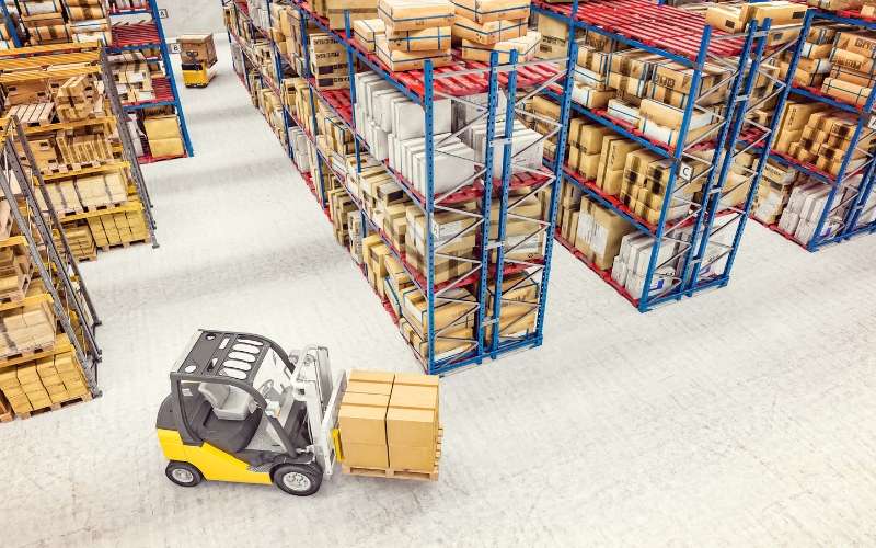 Ứng dụng của xe nâng điện 1.5 tấn trong không gian hẹp
