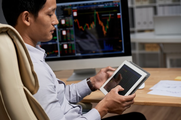 Crypto News Alert: Major Market Movements