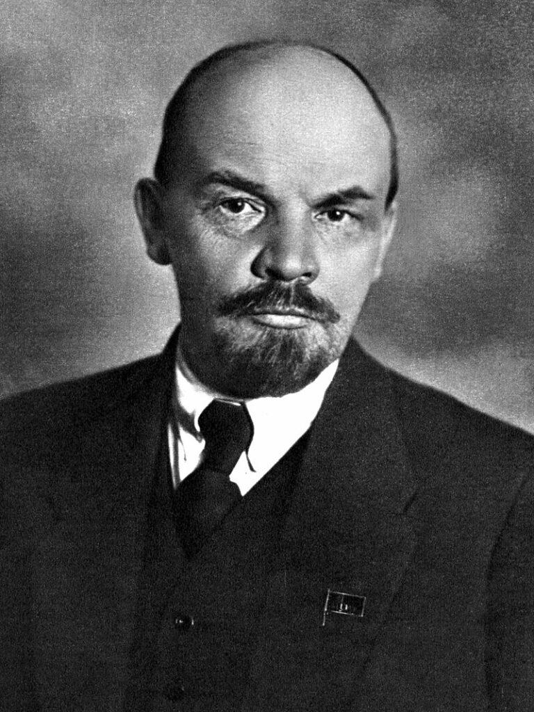 https://diendantheky.net/wp-content/uploads/2024/12/Lenin_in_1920_cropped-768x1024.jpg