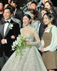 This contain an image of Lee Seung Gi and Lee Da In marriage at  Samsung-dong