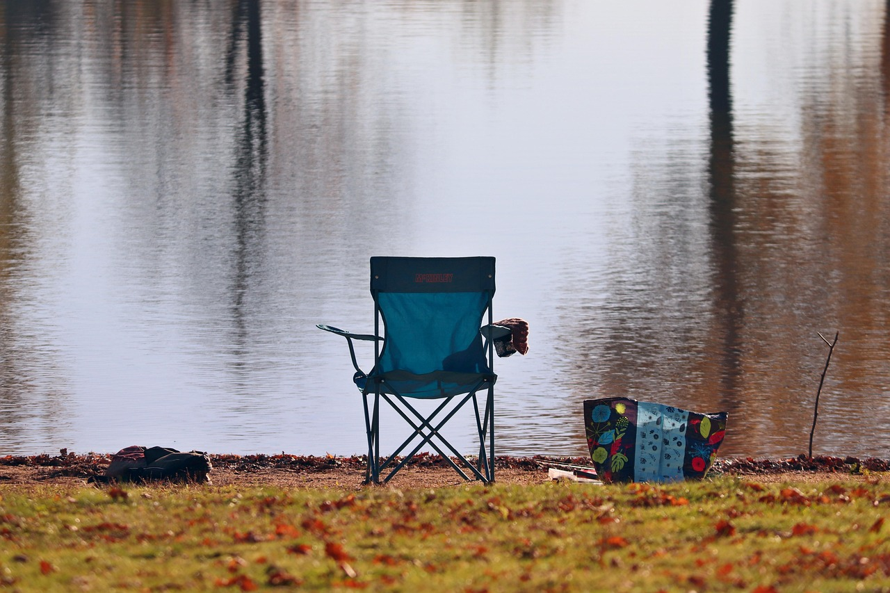 wood folding chairs