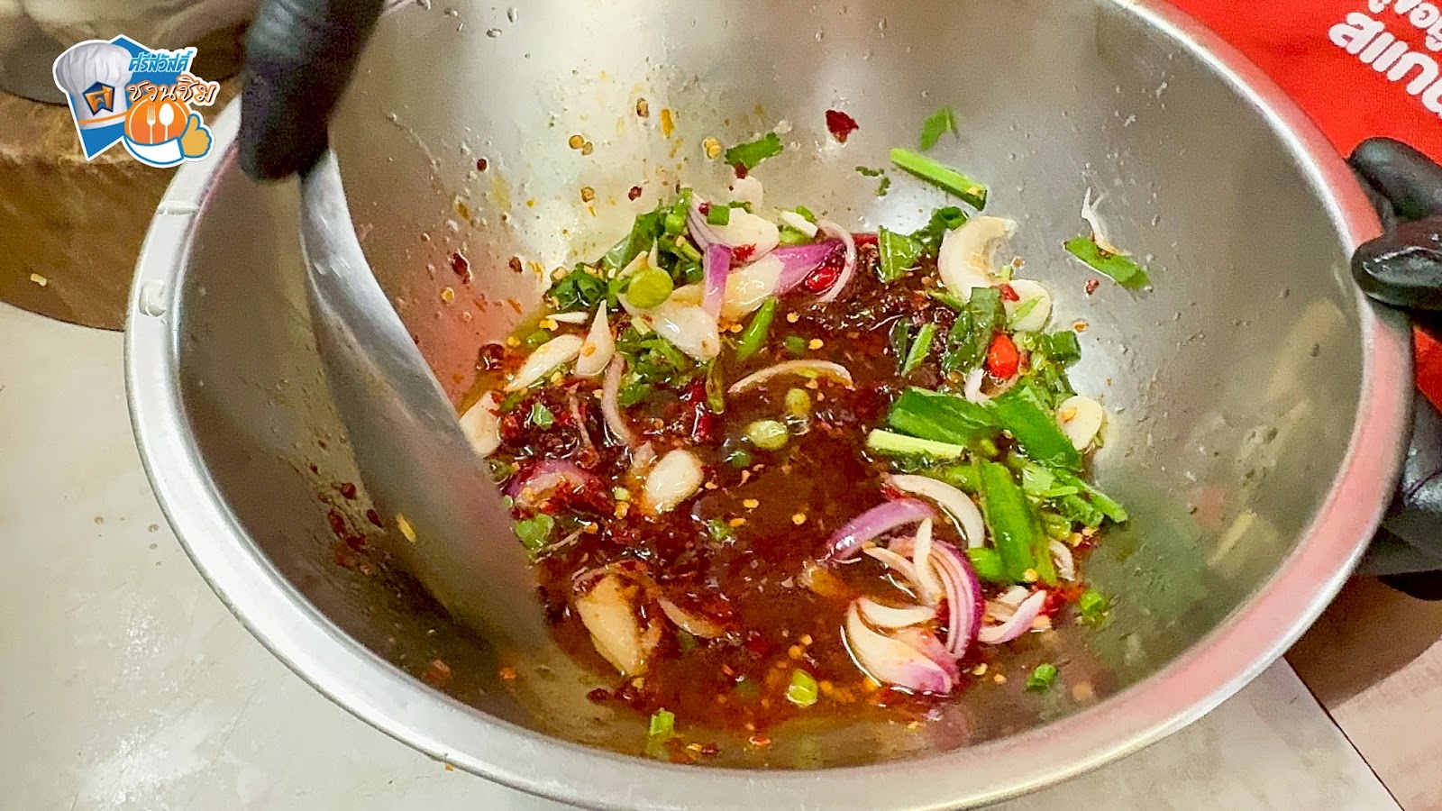 น้ำยำปลาร้าสูตรเด็ดของทางร้าน ปรุงมาได้เผ็ดแซ่บจัดจ้านอย่างลงตัว
