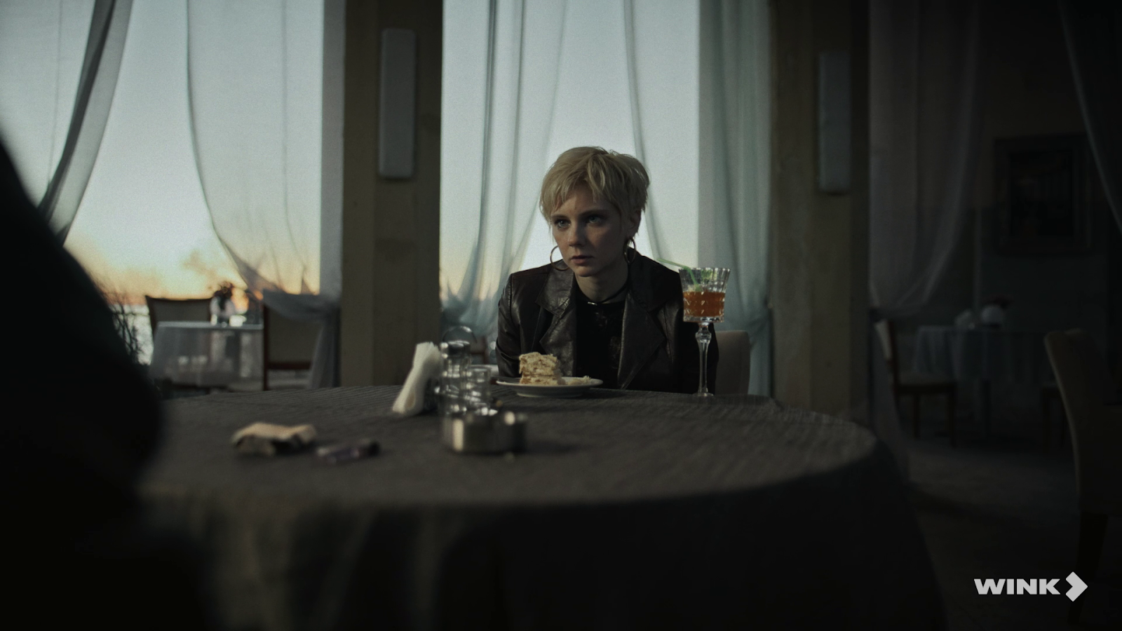 Даша Верещагина в роли Любы, фото из сериала «Фишер. Затмение»