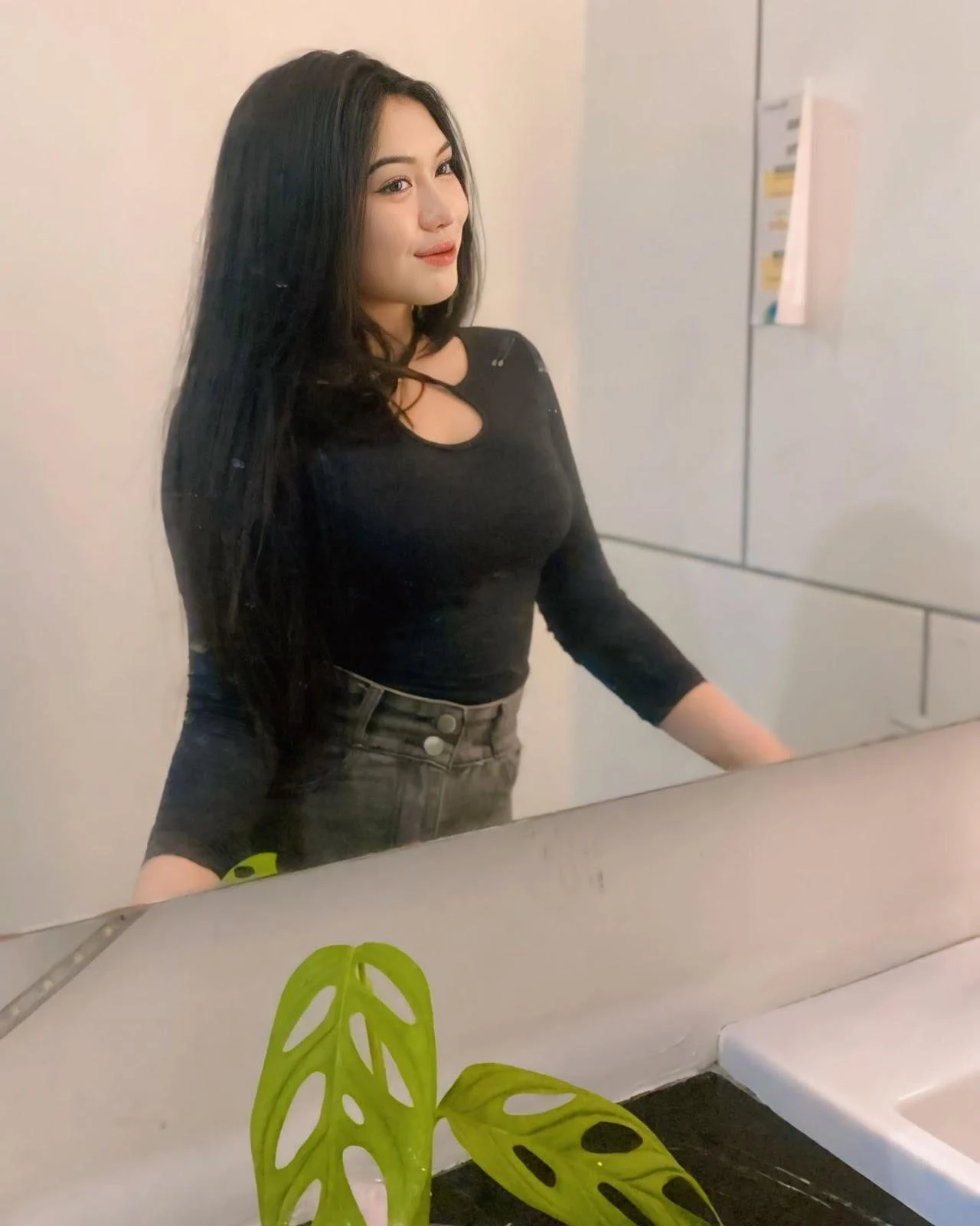 Gadis Indo Manis Berambut Lurus, rambut lurus, cewek indo, gadis memesona