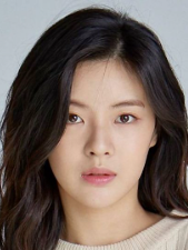 This contains an image of Lee Sun Bin