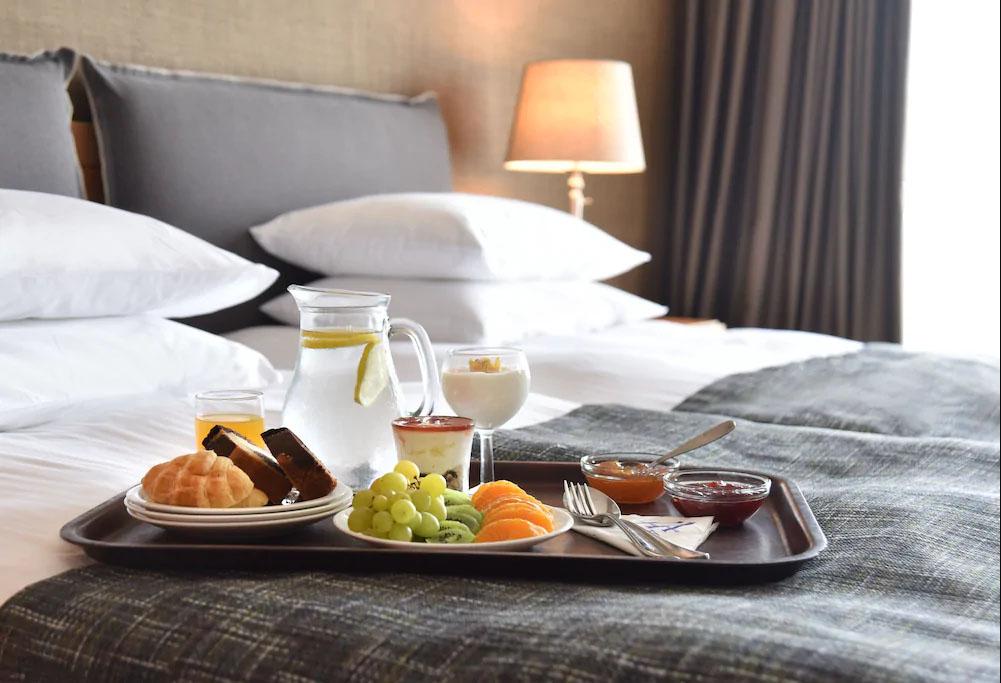 room-service.jpg (1001×683)