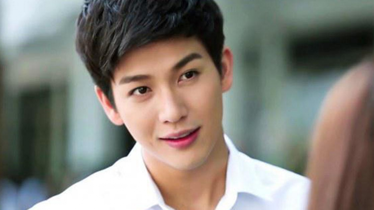 Nhướng vừa phải làm bạn "tươi" và dễ gần hơn
