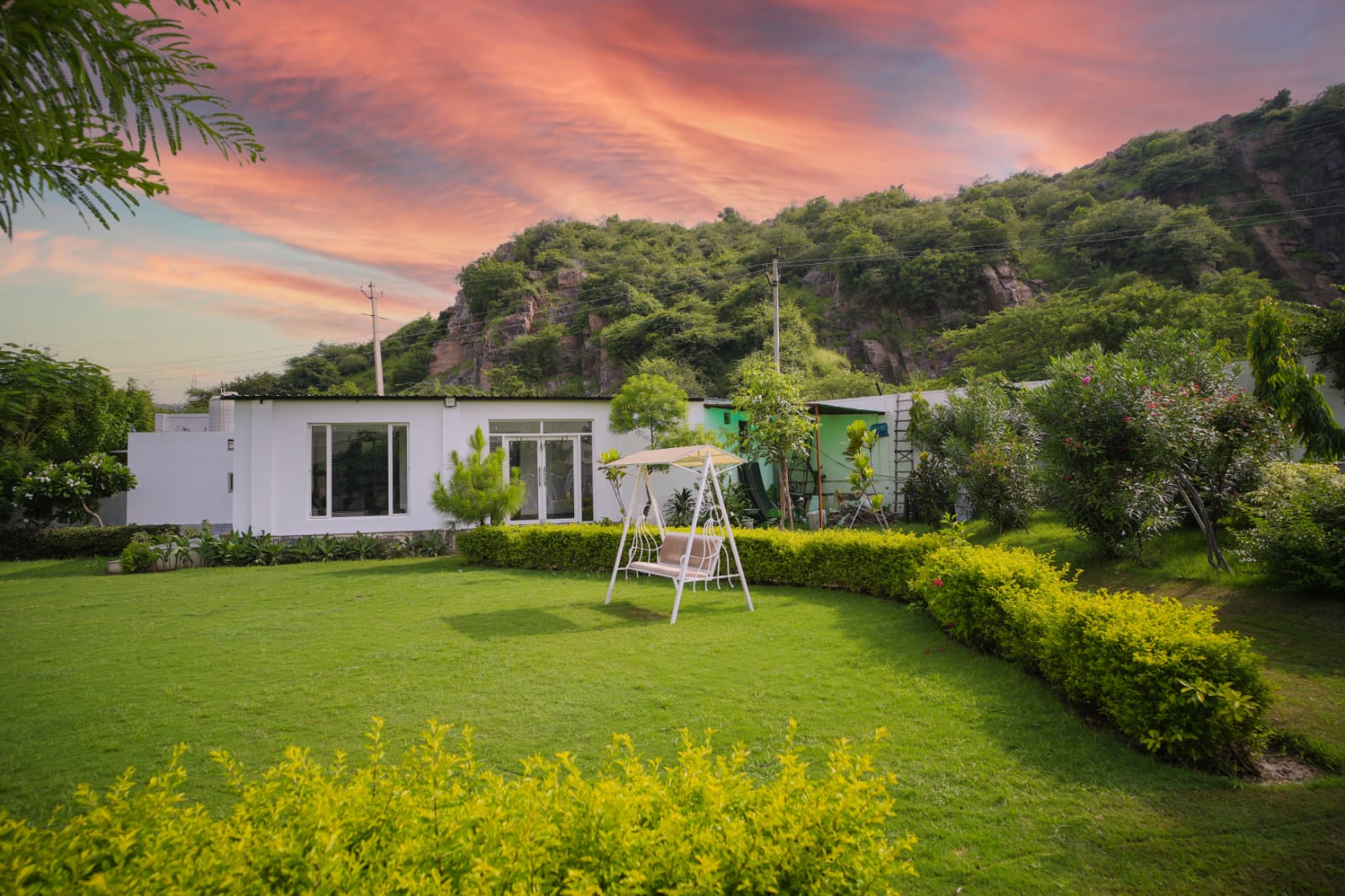 Private Pool Villas Near Gurgaon for Your Next Celebration