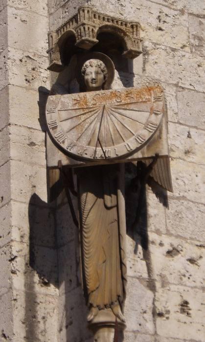 http://michel.lalos.free.fr/cadrans_solaires/autres_depts/eure_et_loir/pays_chartrain/img_cadrans/chartres_06_09_21_cs1d.jpg