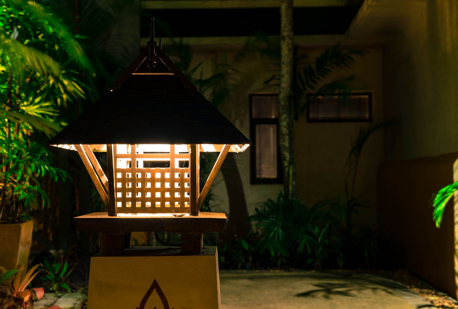 tips pillih lampu taman